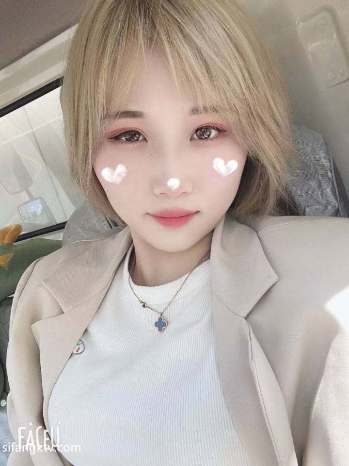 展示反差女和母狗，喜歡這感覺