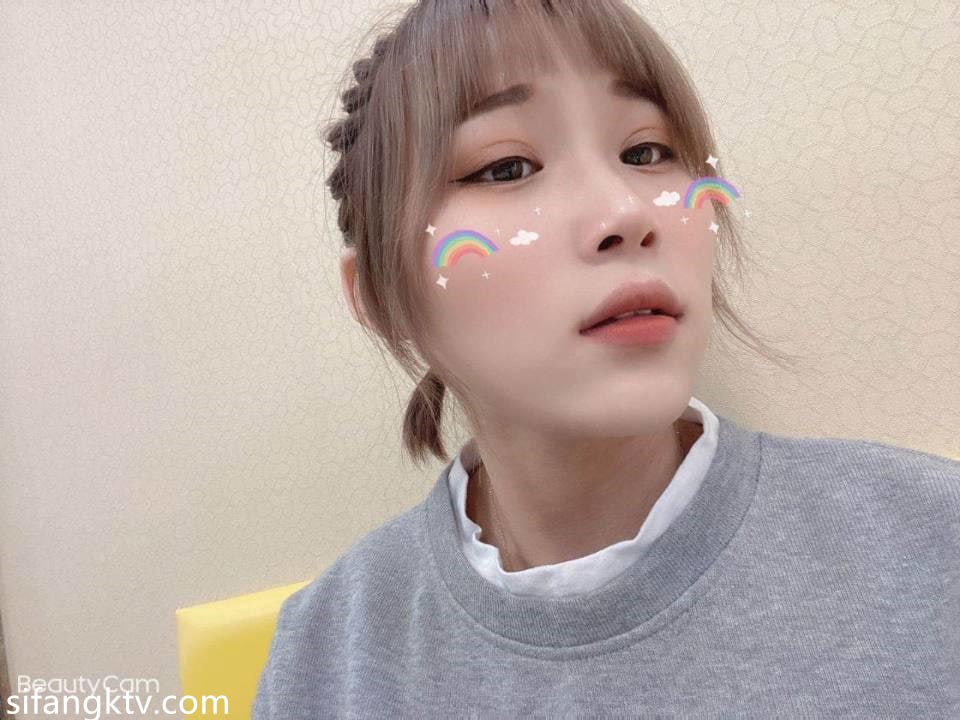 展示反差女和母狗，喜歡這感覺