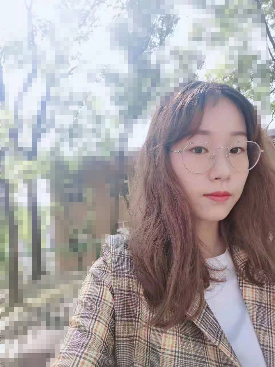 不怕反差婊有文化，就怕反差婊戴眼鏡[118P]
