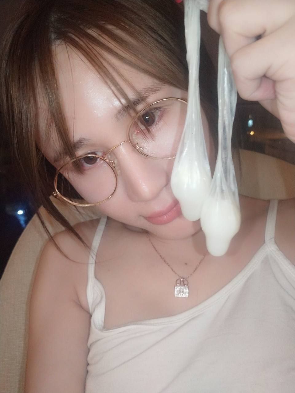 不怕反差婊有文化，就怕反差婊戴眼鏡[118P]
