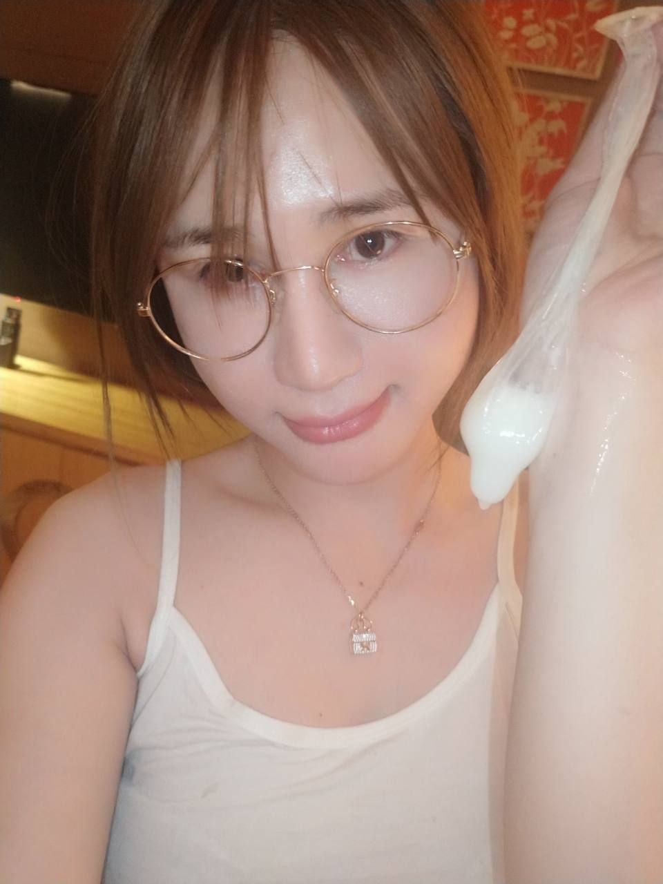 不怕反差婊有文化，就怕反差婊戴眼鏡[118P]