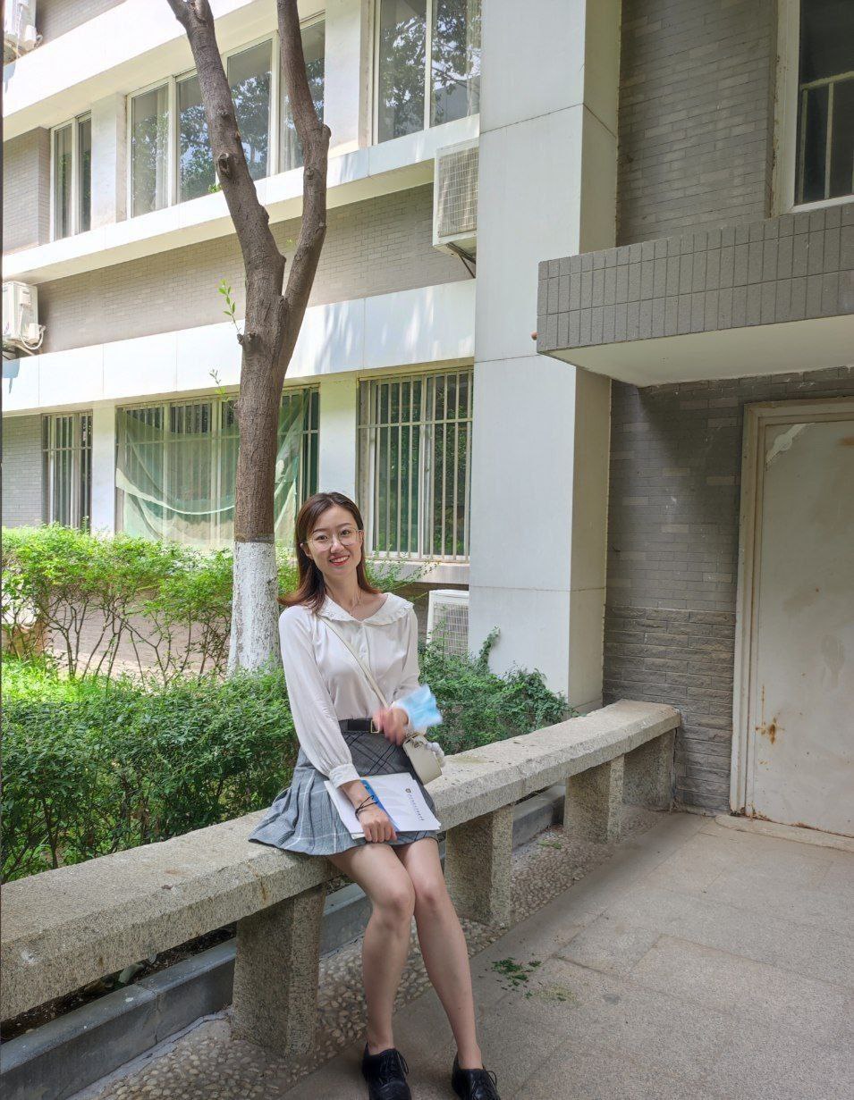 不怕反差婊有文化，就怕反差婊戴眼鏡[118P]