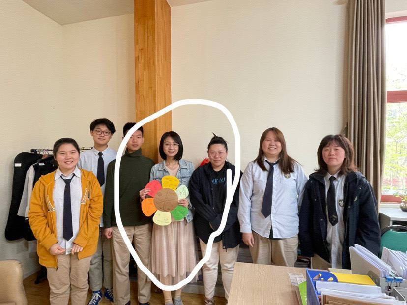 不怕反差婊有文化，就怕反差婊戴眼鏡[118P]