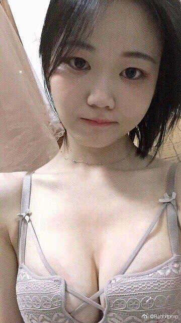 怕反差婊有文化，就怕反差婊戴眼鏡