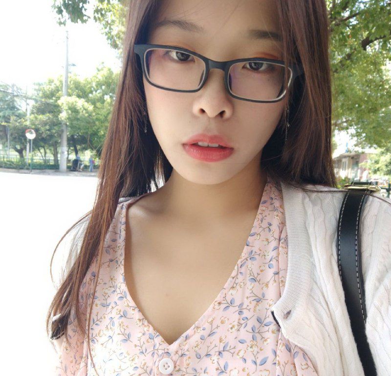 怕反差婊有文化，就怕反差婊戴眼鏡