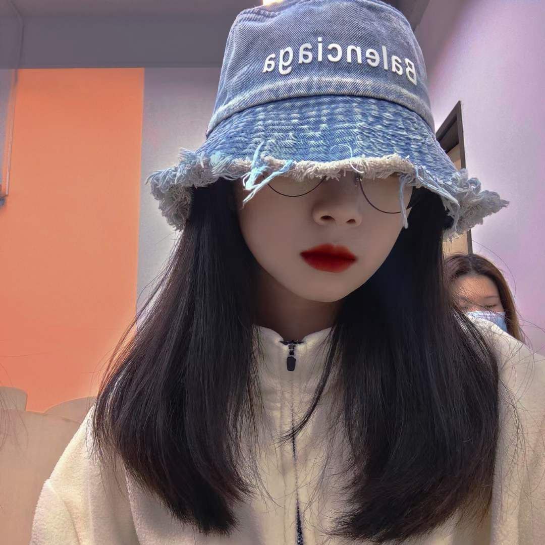 怕反差婊有文化，就怕反差婊戴眼鏡