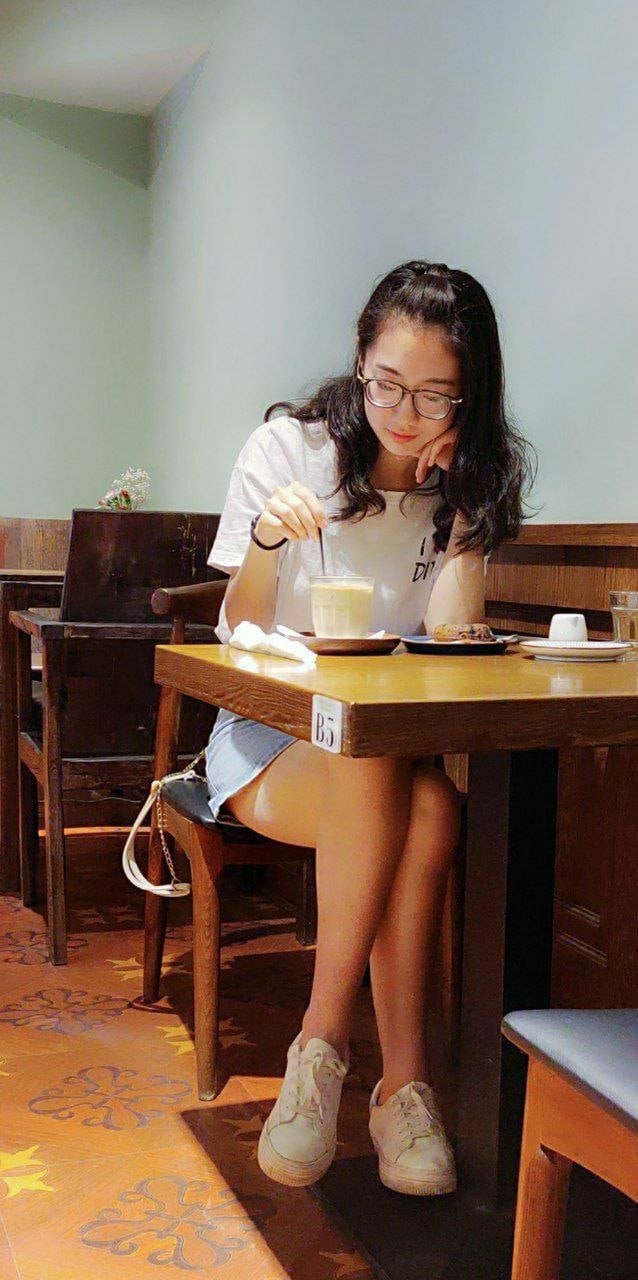 怕反差婊有文化，就怕反差婊戴眼鏡
