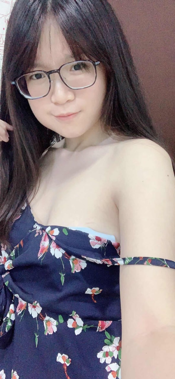 不怕反差婊有文化，就怕反差婊戴眼鏡 [118P]