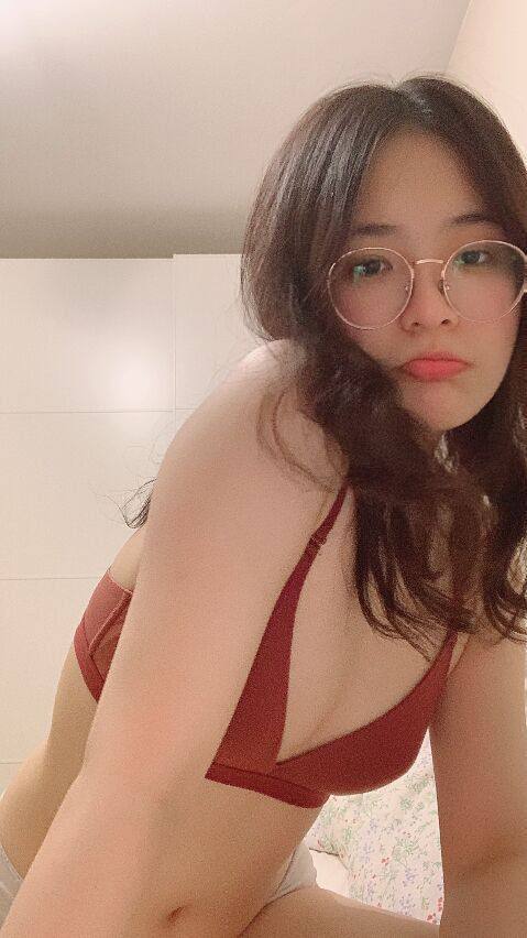 不怕反差婊有文化，就怕反差婊戴眼鏡 [118P]