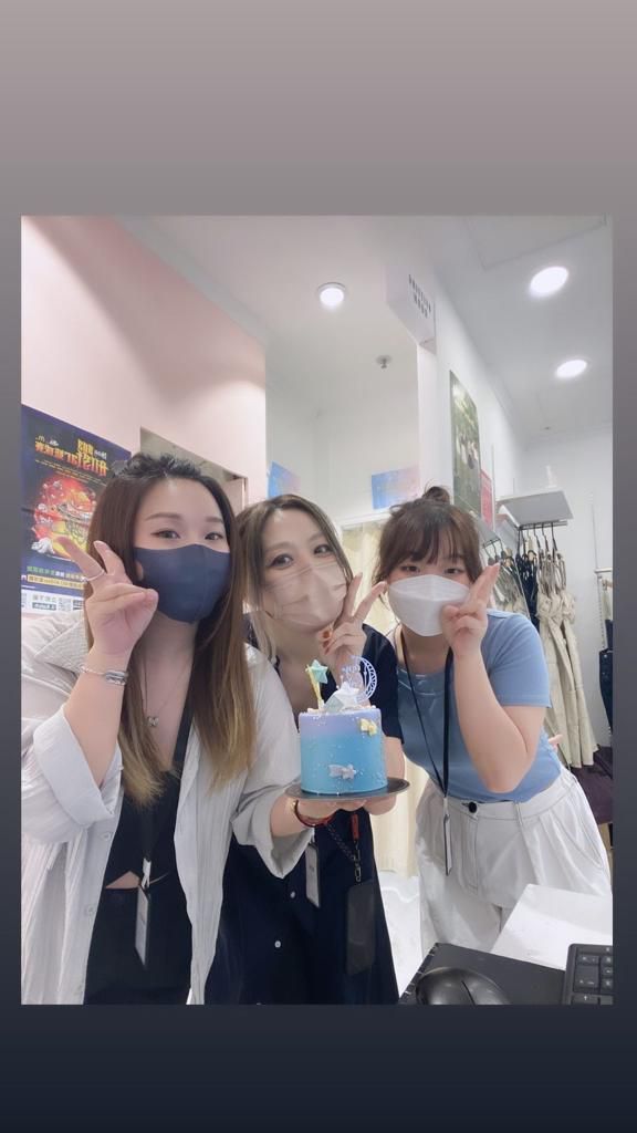 反差婊反差婊，人前人后反差懸殊，你愛我也愛 [35P]