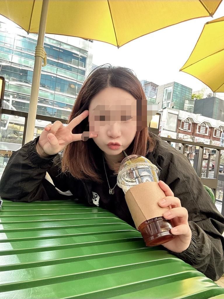 反差婊反差婊，人前人后反差懸殊，你愛我也愛 [35P]