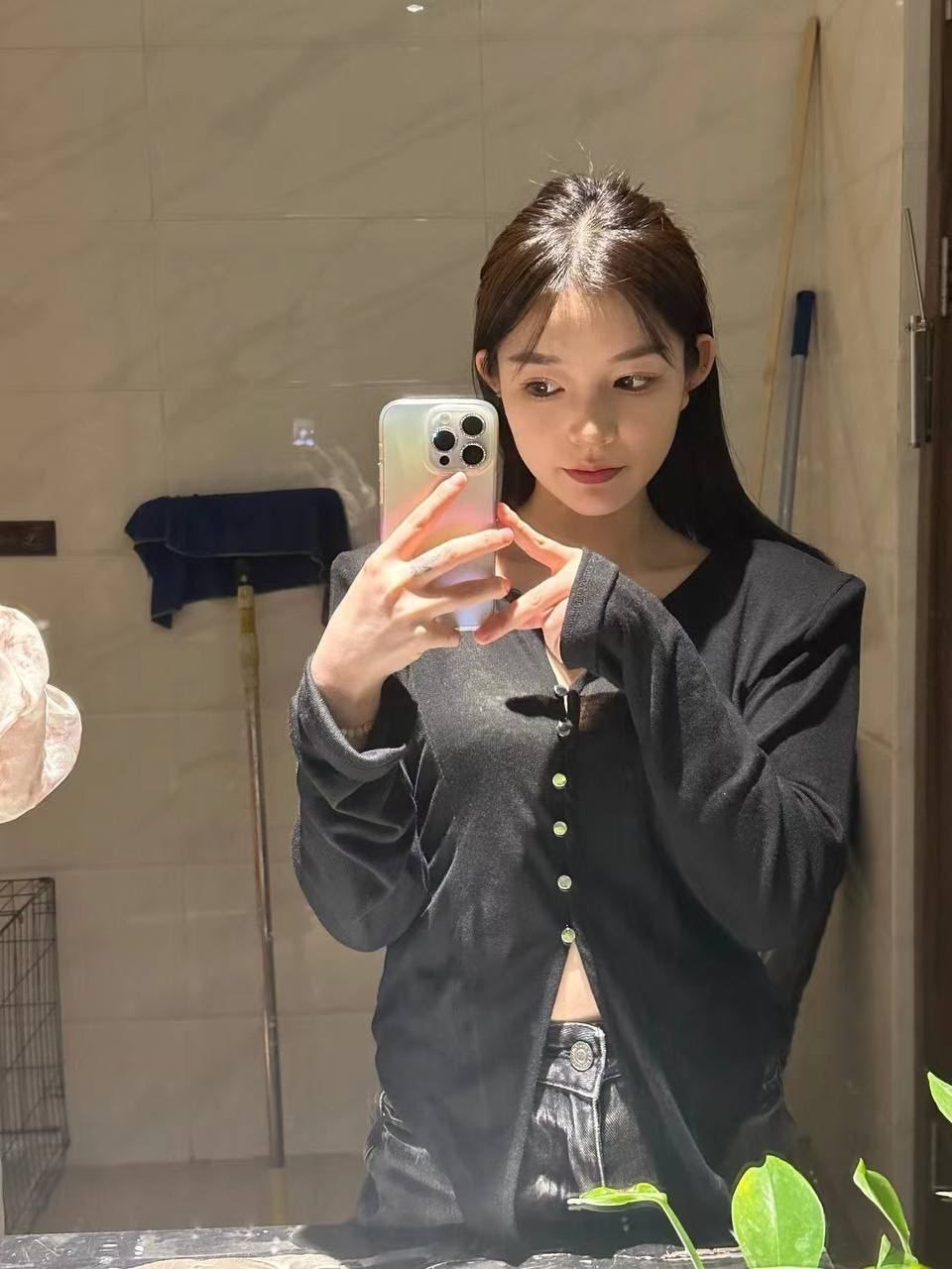 電報(bào)反差群里收集的反差婊，量大管飽，請(qǐng)君欣賞 [104P]