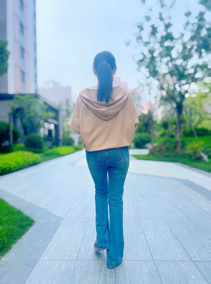 姹紫嫣紅千姿百態(tài)妖嬈多姿都沒有我馬凡舒誘人