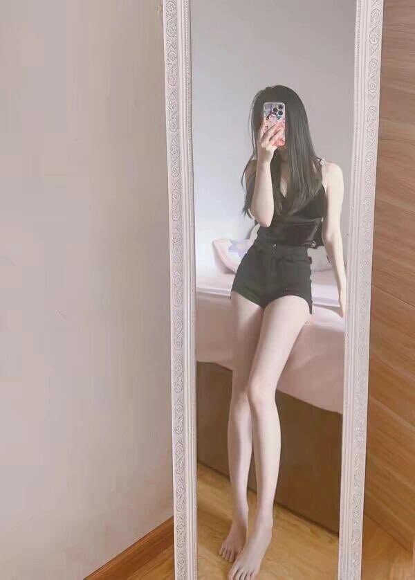 姹紫嫣紅千姿百態(tài)妖嬈多姿都沒有我馬凡舒誘人