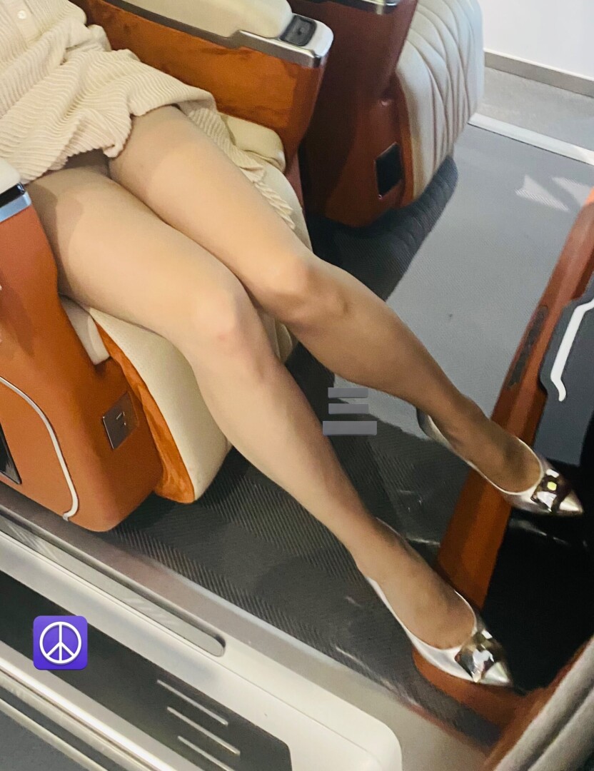 姹紫嫣紅千姿百態(tài)妖嬈多姿都沒有我馬凡舒誘人