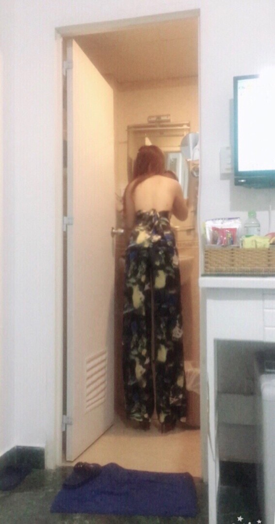 當美女為你轉(zhuǎn)身