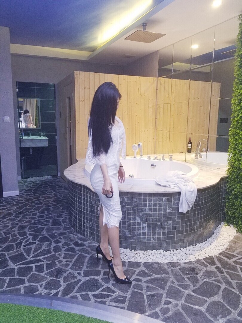當美女為你轉(zhuǎn)身
