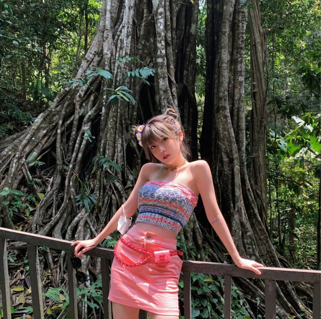 換臉的騷貨 [100P]