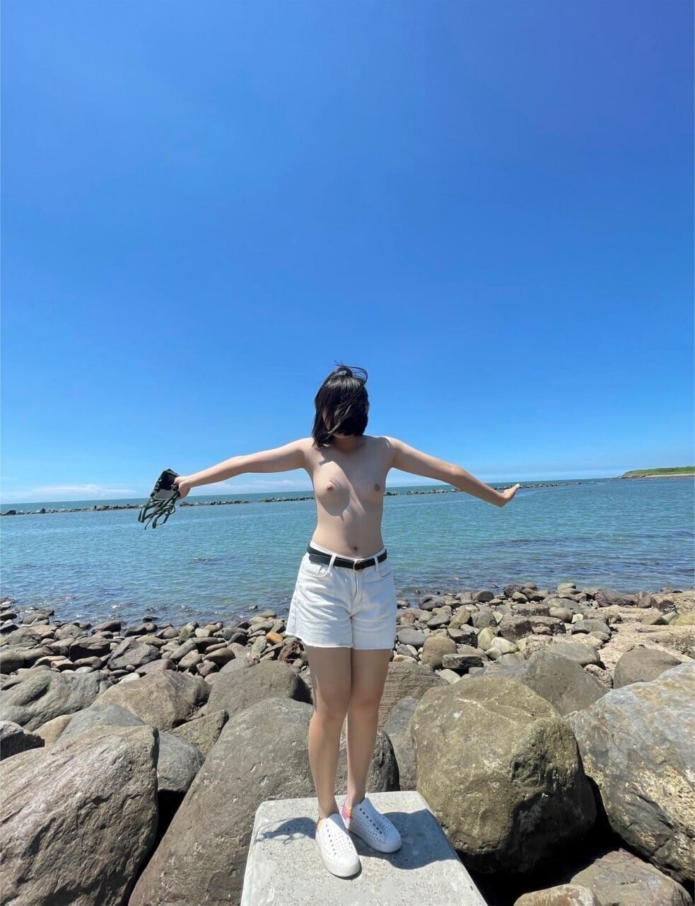 清純外表的反差女孩[25P]