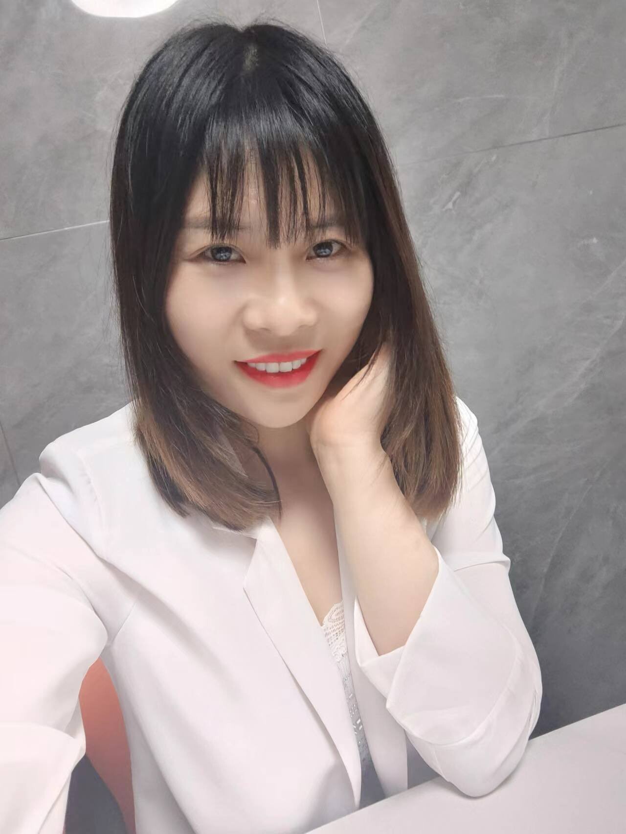 小區(qū)里的少婦[66P]