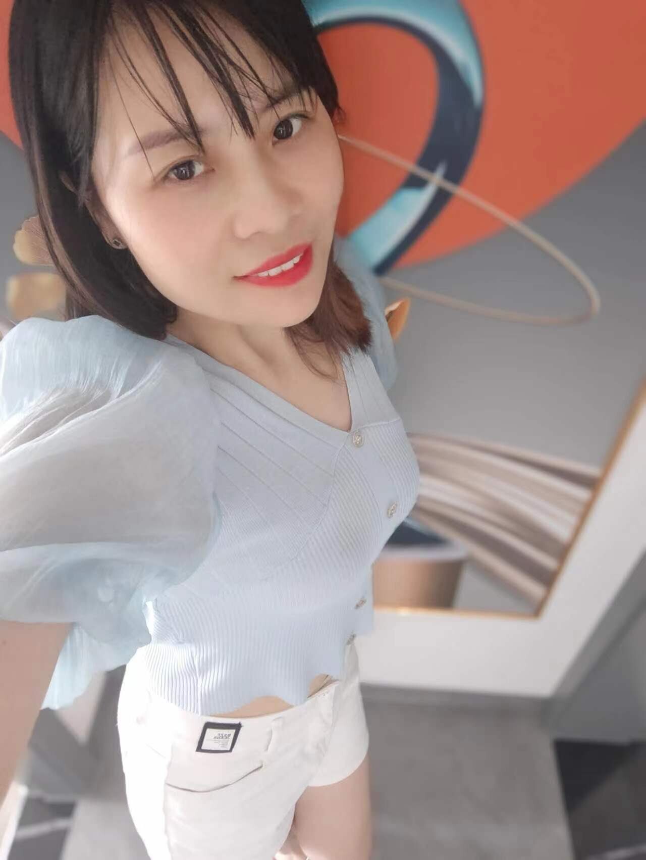 小區(qū)里的少婦[66P]