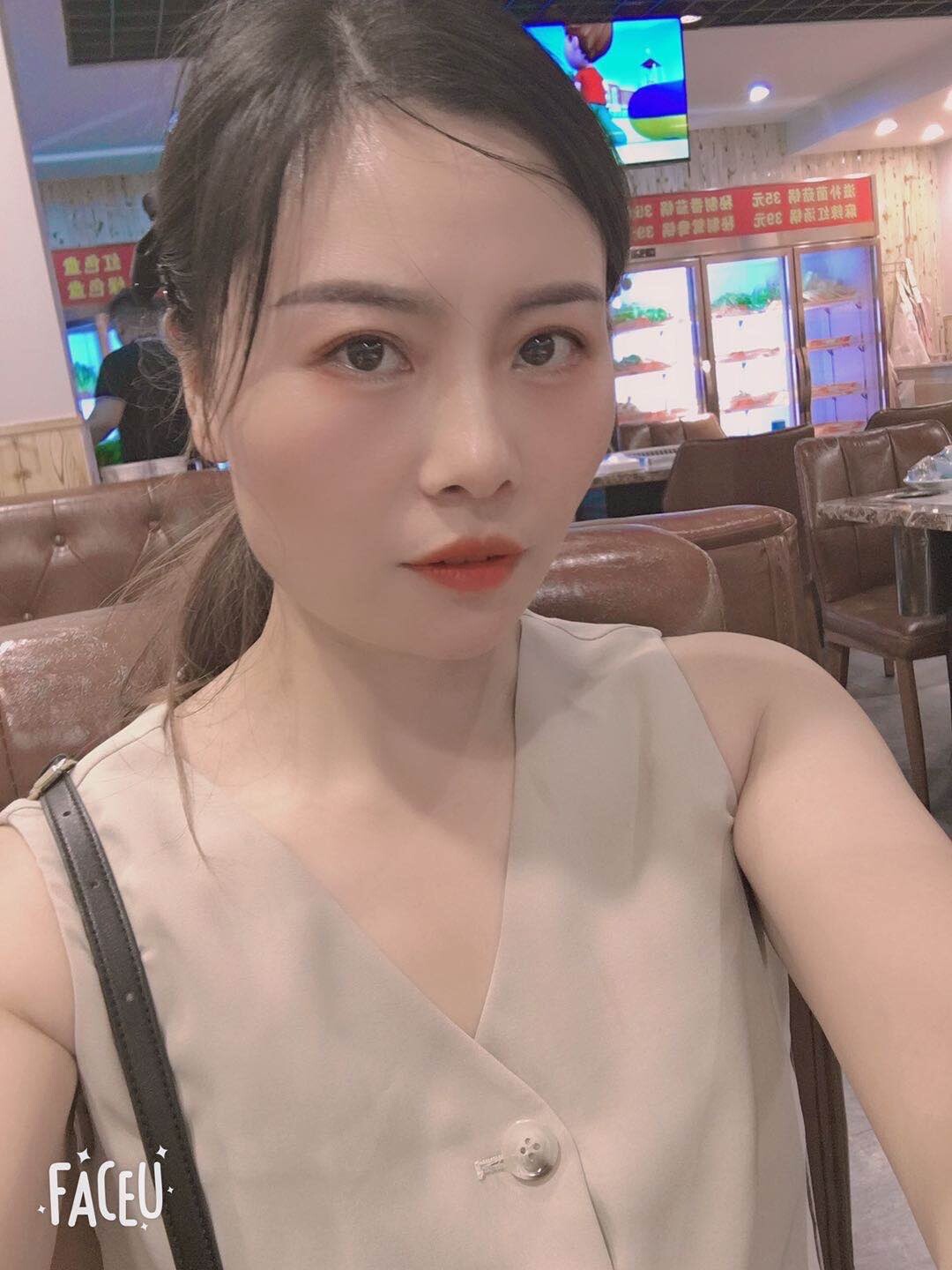 小區(qū)里的少婦[66P]