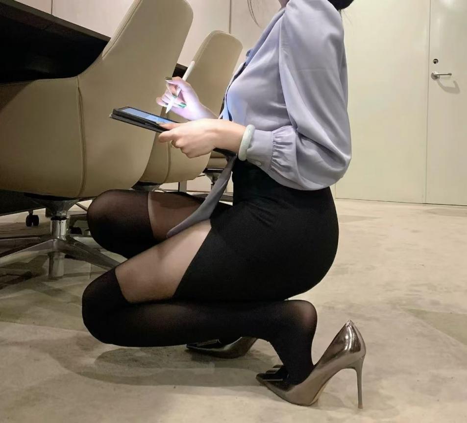漂亮的女老師[28P]