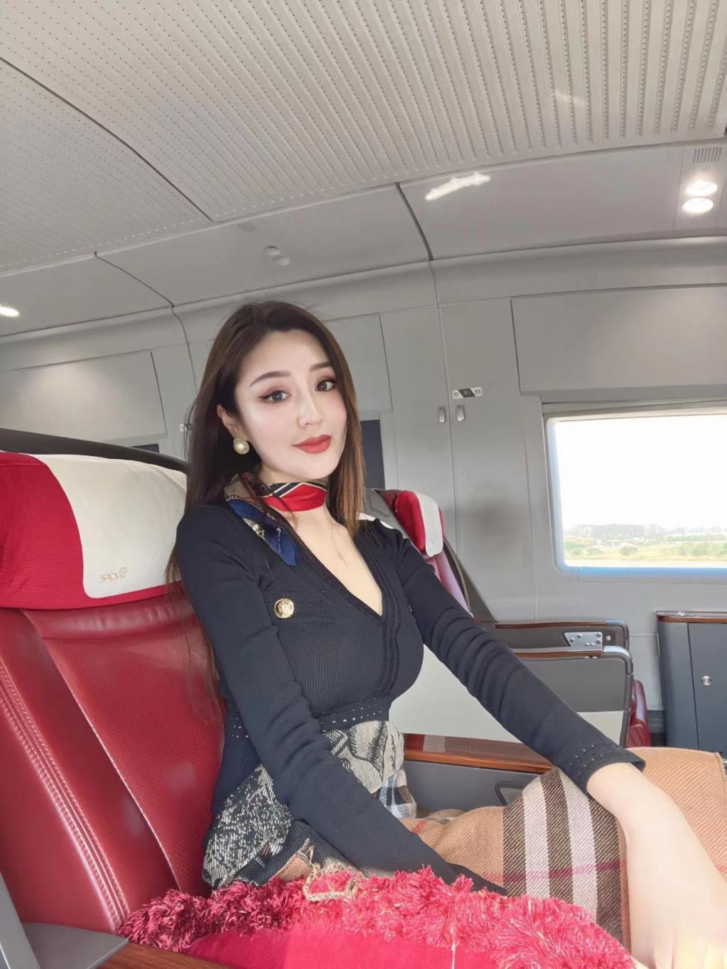 與眾不同的氣質(zhì)女神[28P]