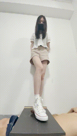 [戀足必入]怎么我一踩你就吐了？