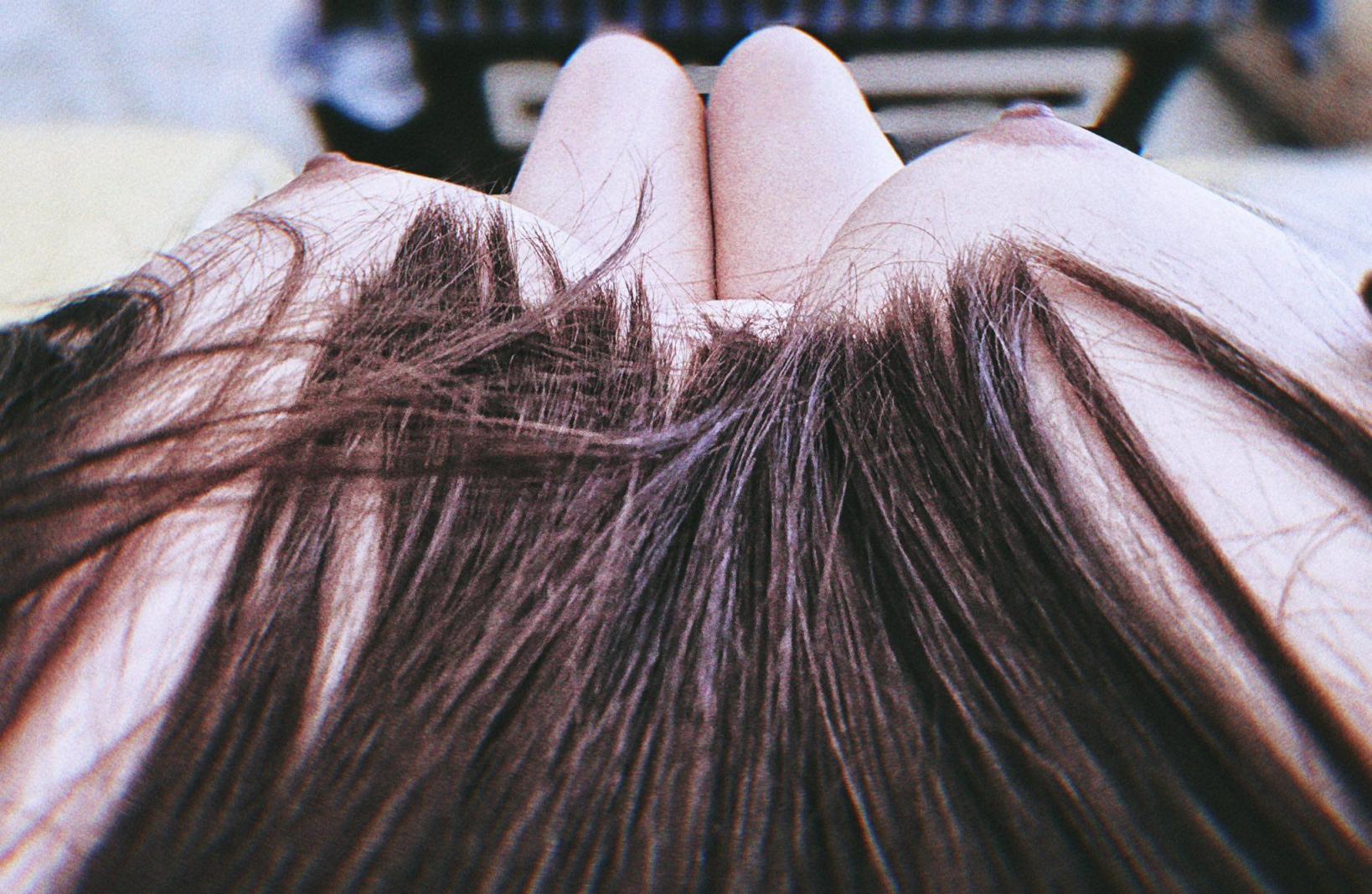 拉開(kāi)衣服給你看奶