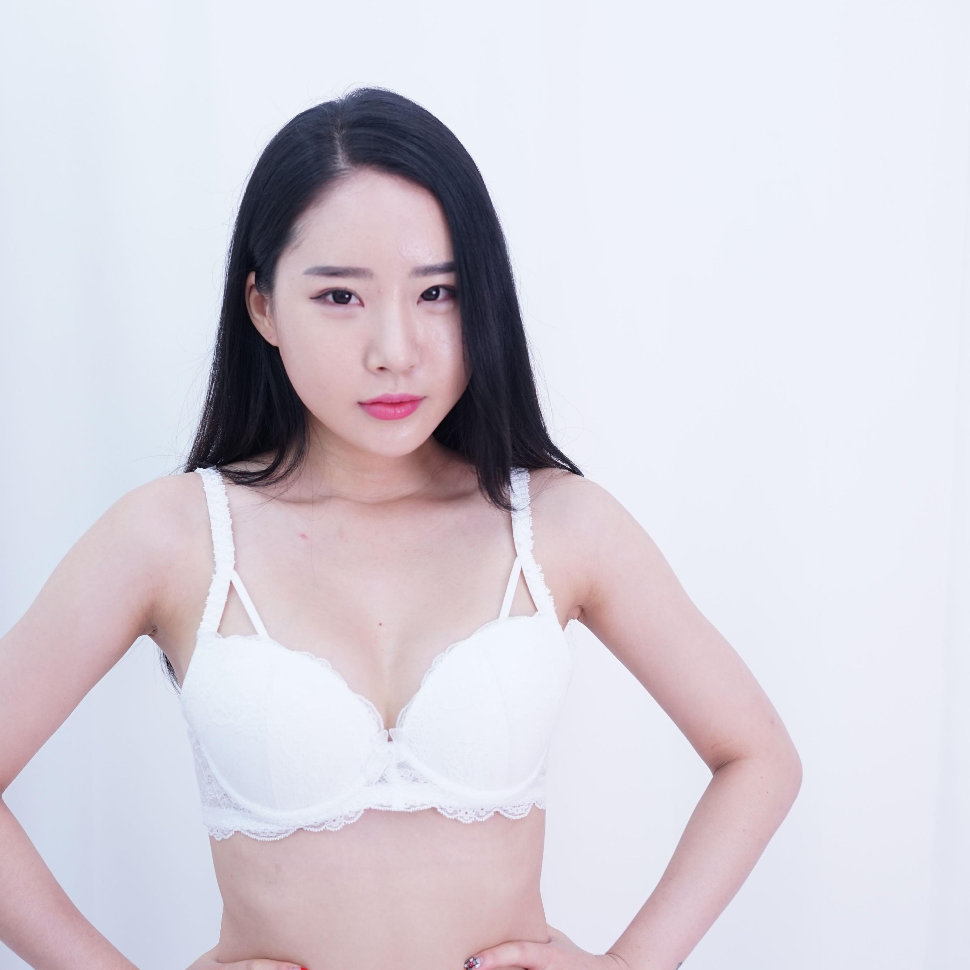 紅內(nèi)褲少婦身材太棒了[58P]