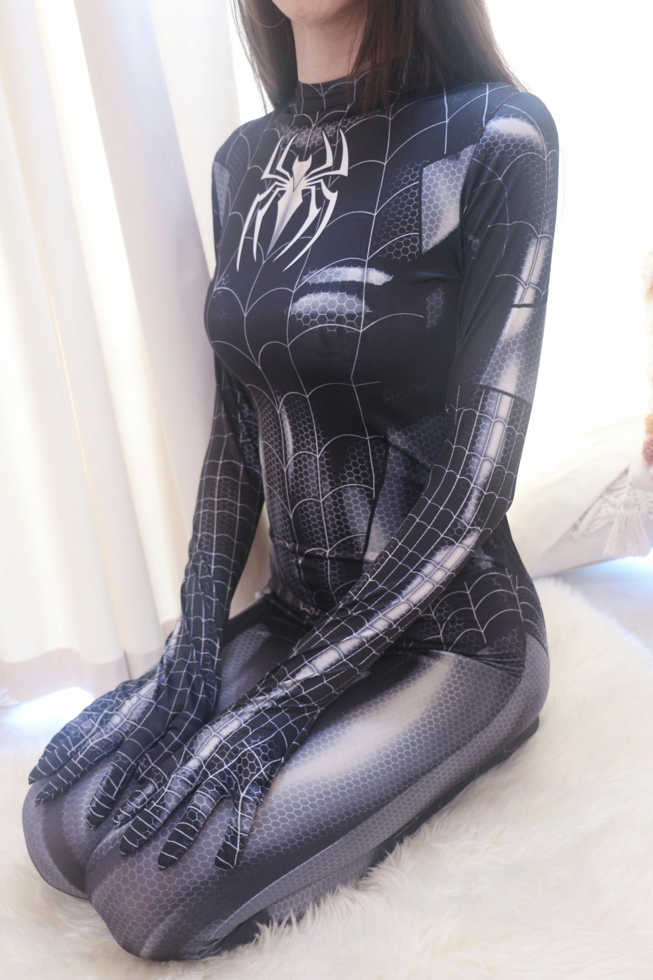 極品長腿妹子的制服誘惑