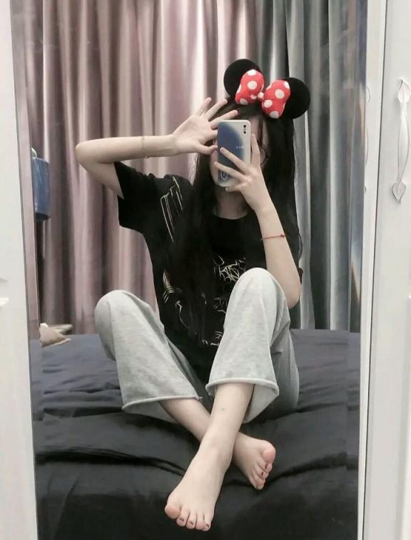 [美足分享] 喜歡美美的香噴噴可舔可嘬的腳丫丫
