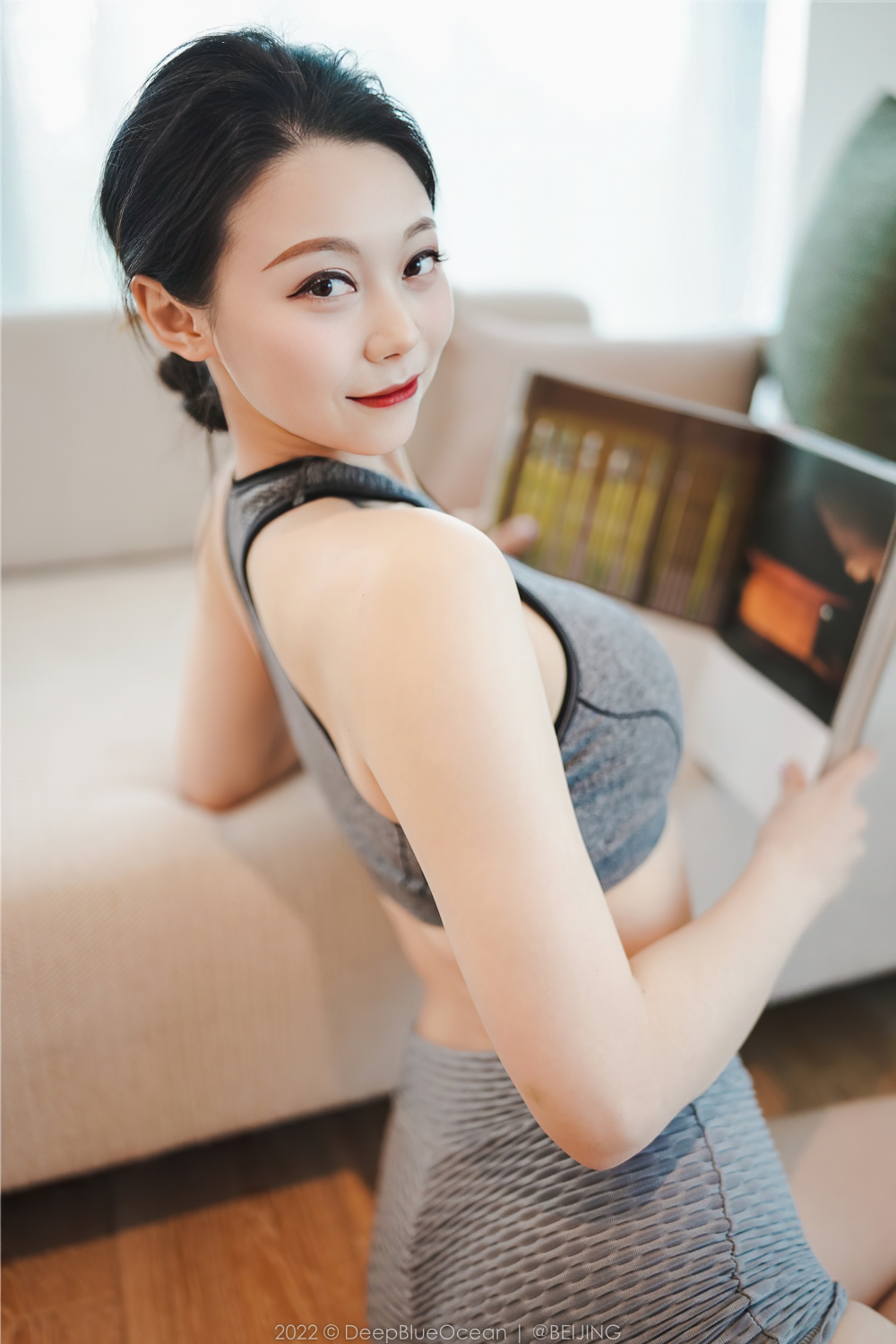體態(tài)優(yōu)美的瑜伽妹子