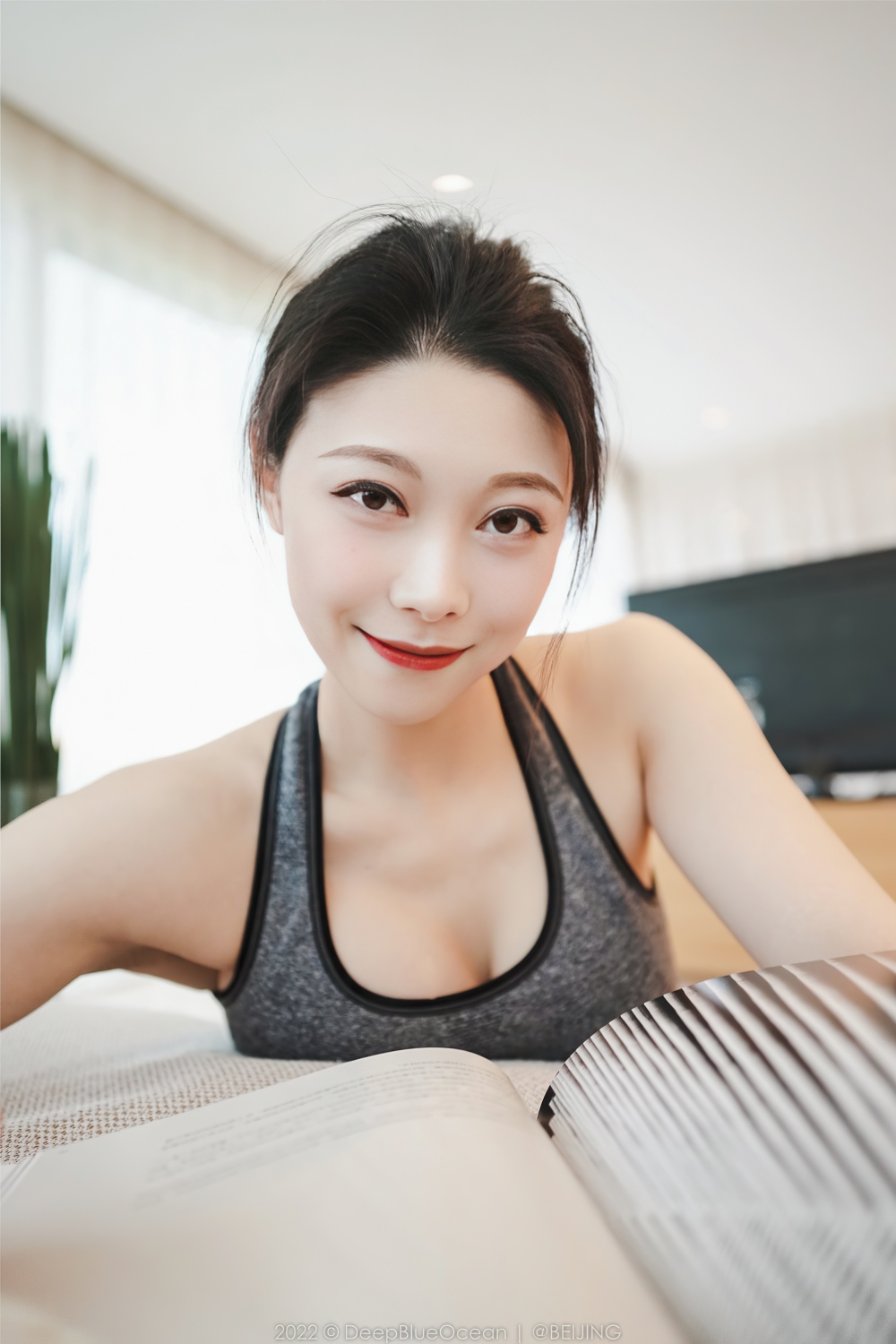 體態(tài)優(yōu)美的瑜伽妹子