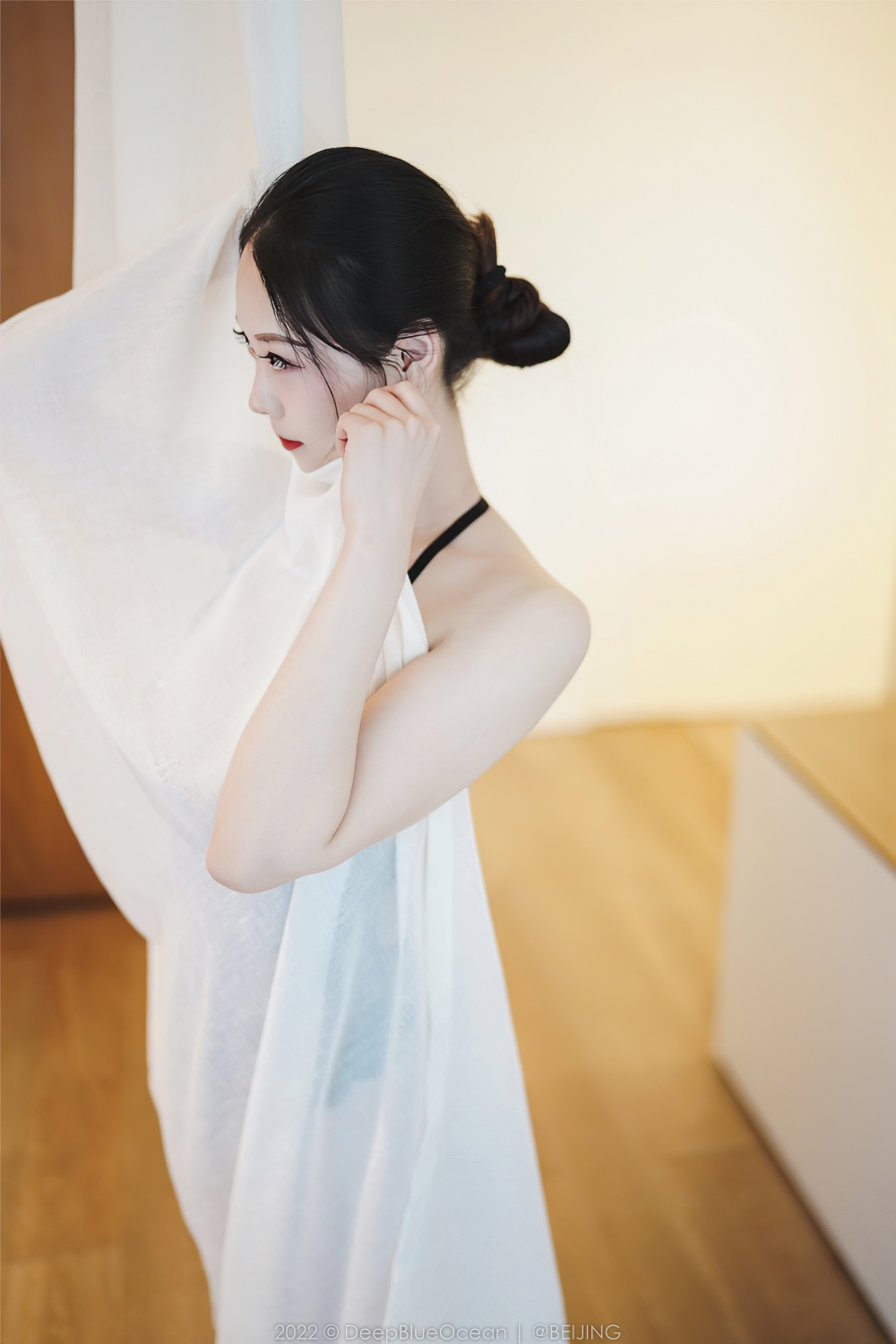體態(tài)優(yōu)美的瑜伽妹子