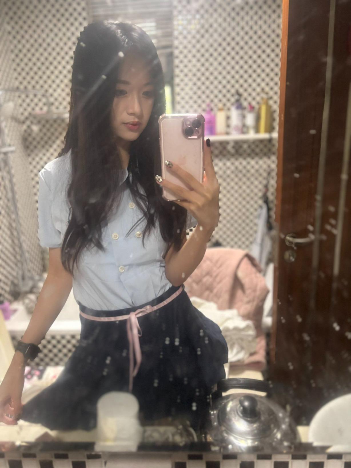 顏值不錯的反差婊[28P]