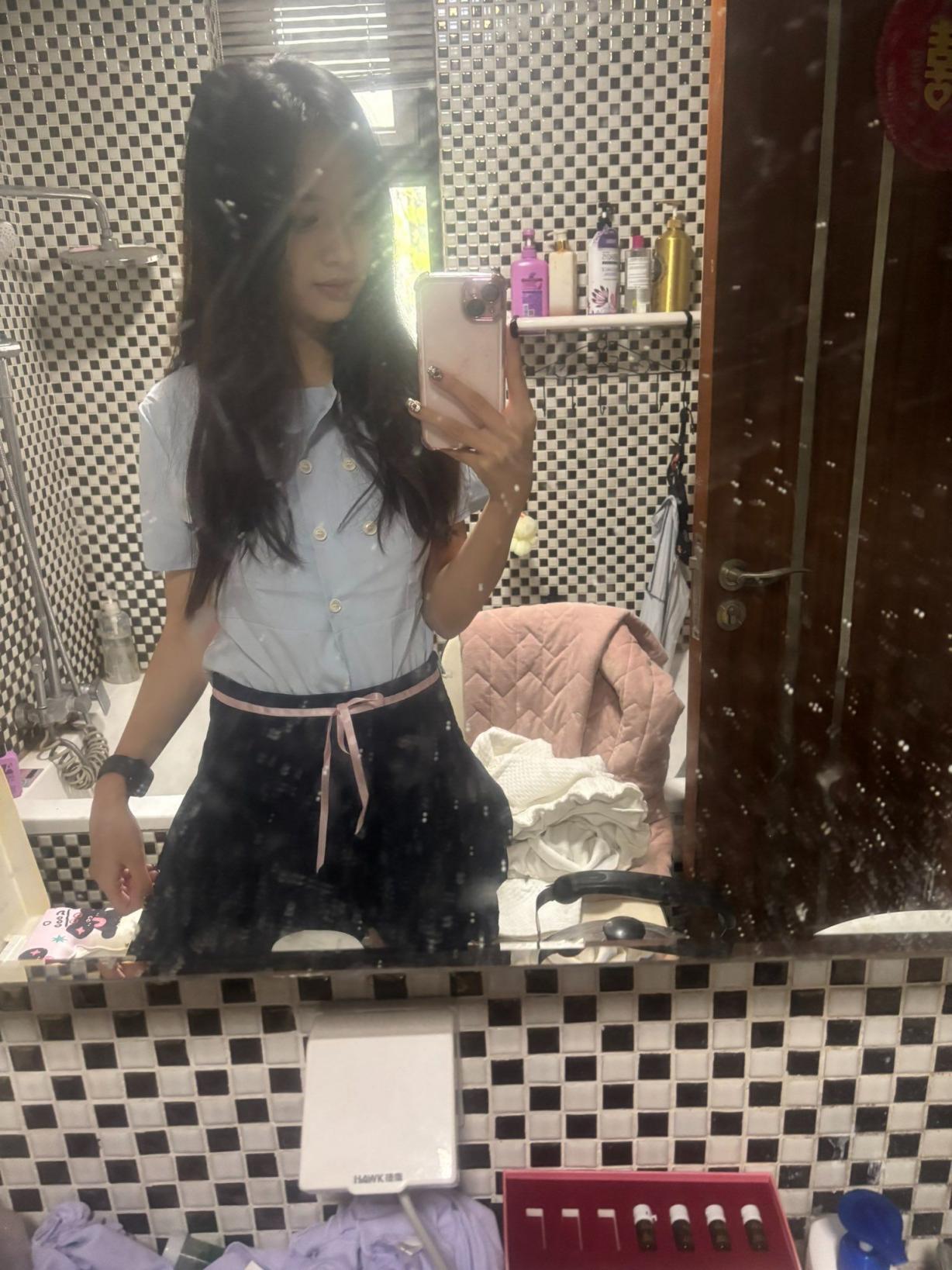 顏值不錯(cuò)的反差婊[28P]