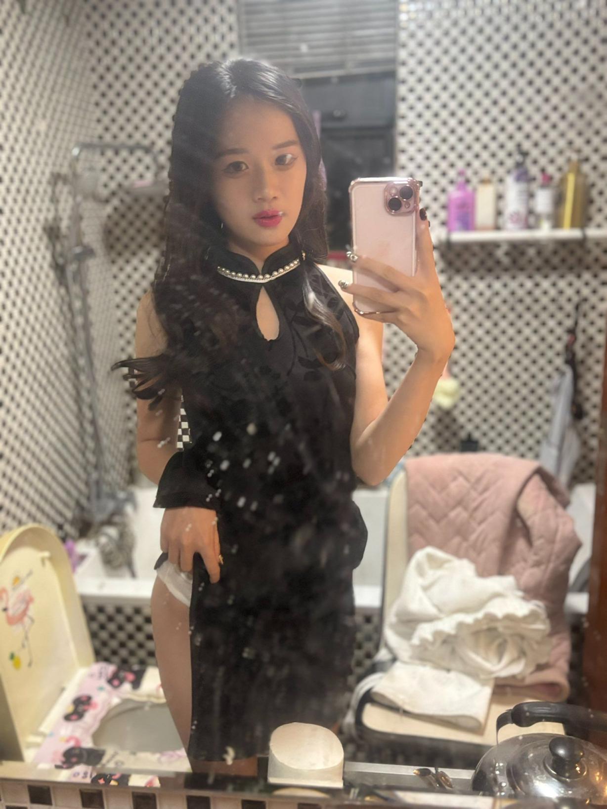 顏值不錯(cuò)的反差婊[28P]