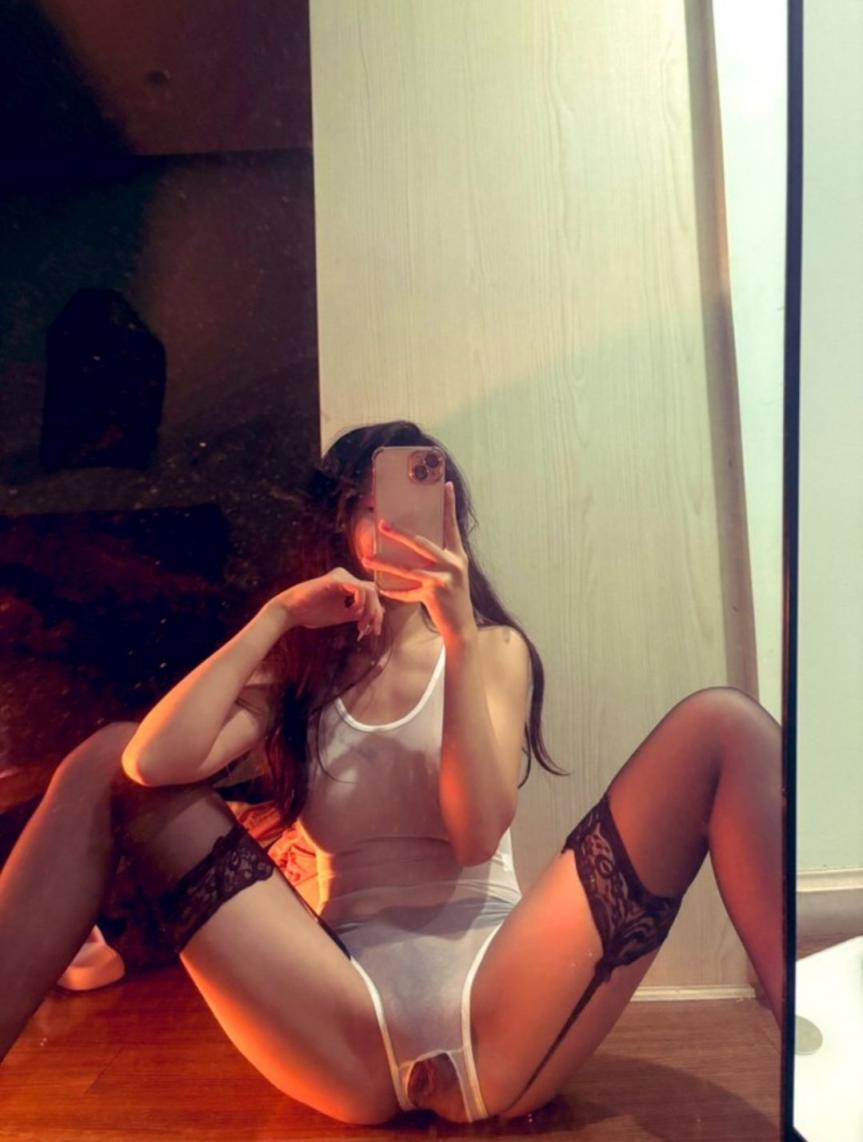 顏值不錯的反差婊[28P]