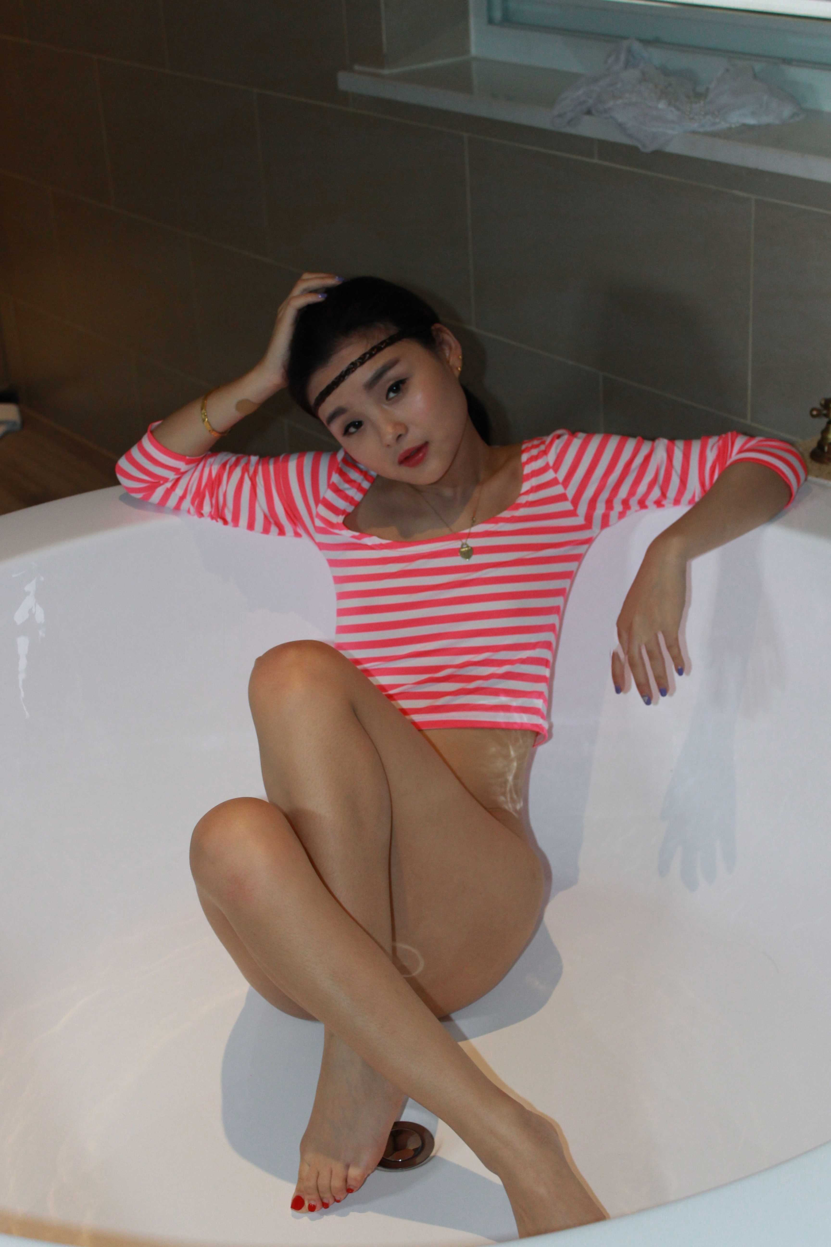挺俏麗的小妹子