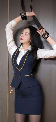 安然黑絲職業(yè)制服誘惑