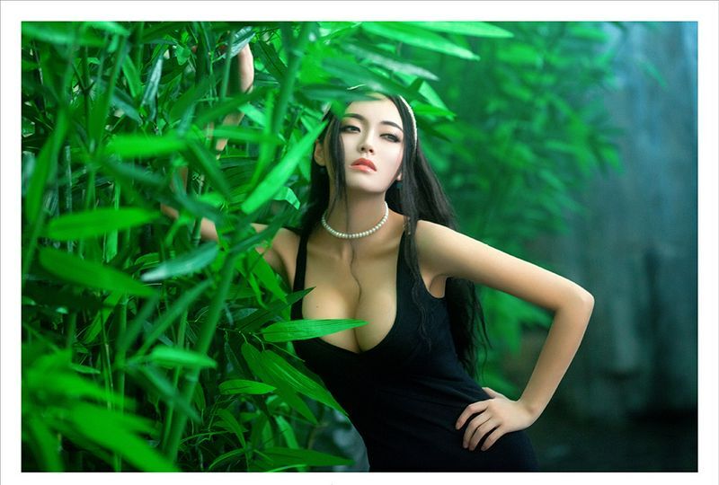 嫩模潘春輝私房寫(xiě)真