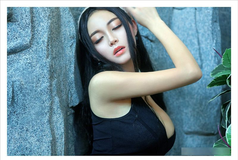 嫩模潘春輝私房寫(xiě)真