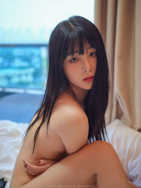 黑色情趣內衣女孩