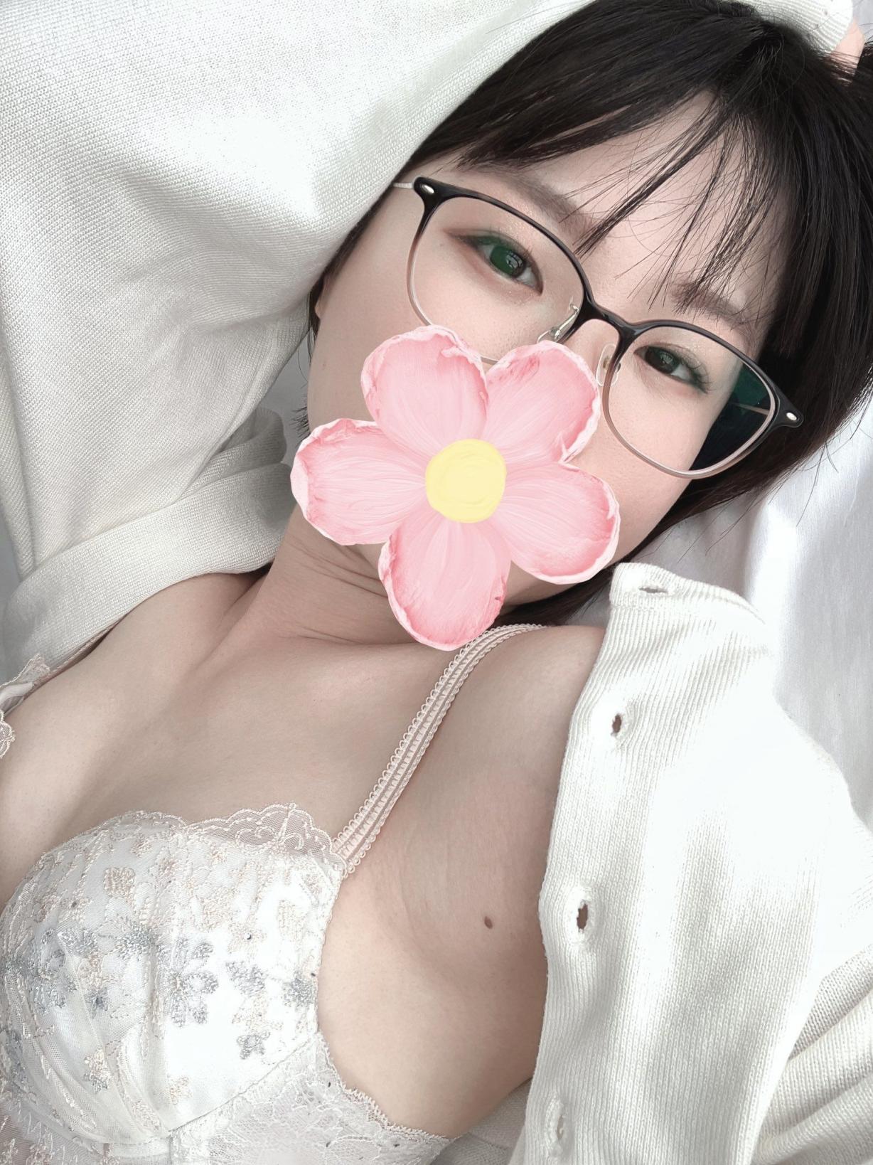 日式女孩不愛穿內衣
