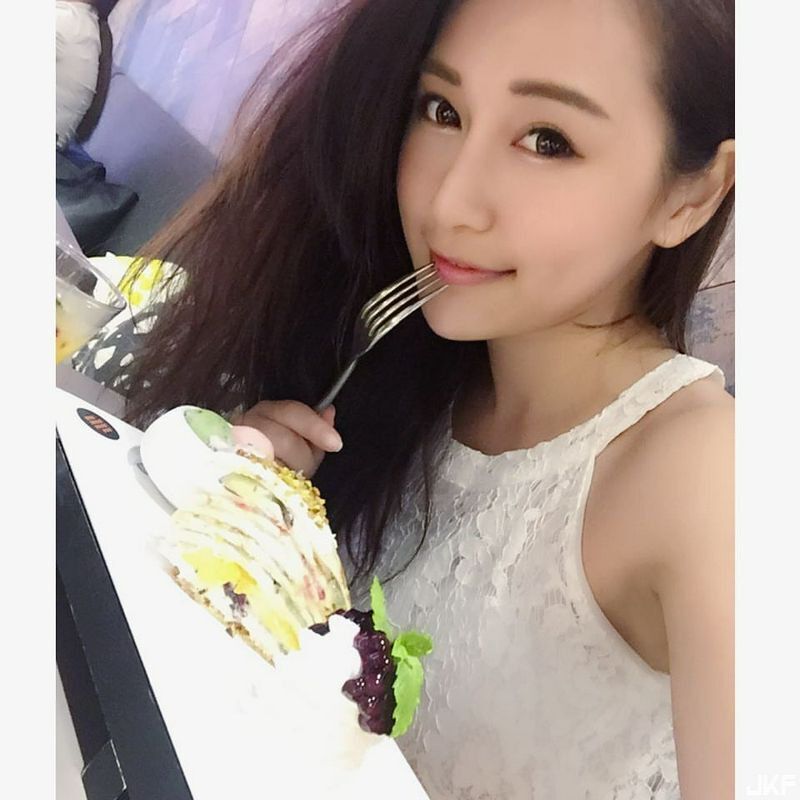 年輕可愛的白皙正妹陳樂樂