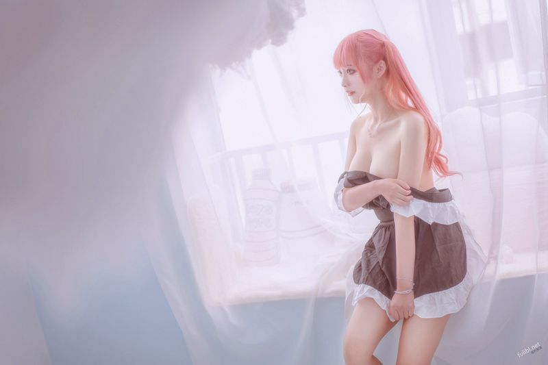 一只云燒緋紅女仆