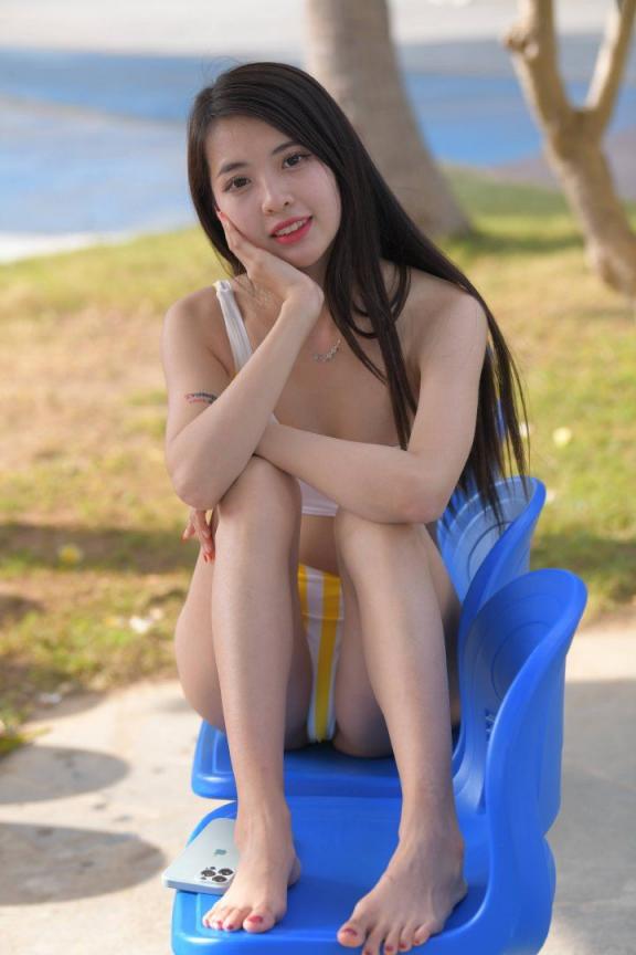 夏天最美的風(fēng)景當(dāng)然是比基尼小姐姐啦
