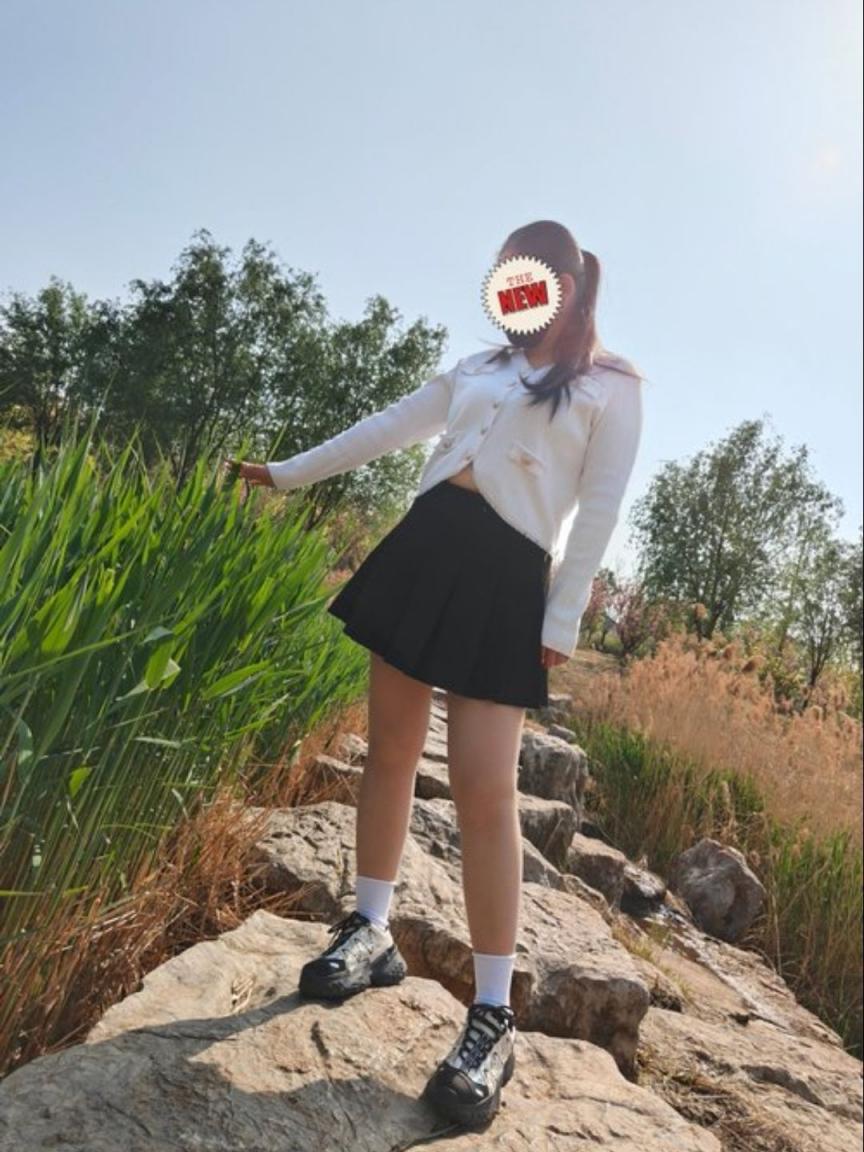 愛穿裙子不愛穿內(nèi)褲的人妻